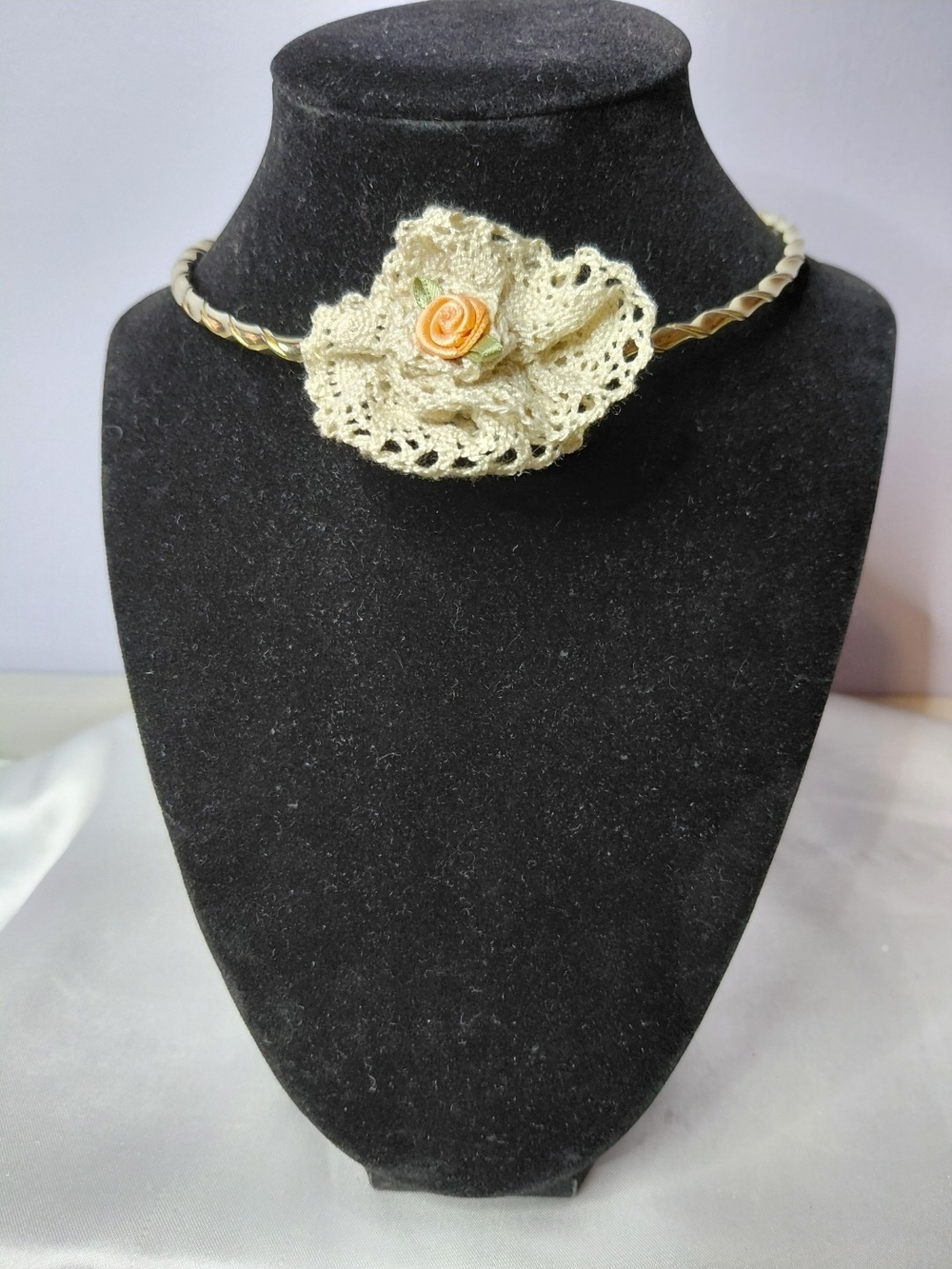 Elegant Handcrafted Choker Necklace With Flower